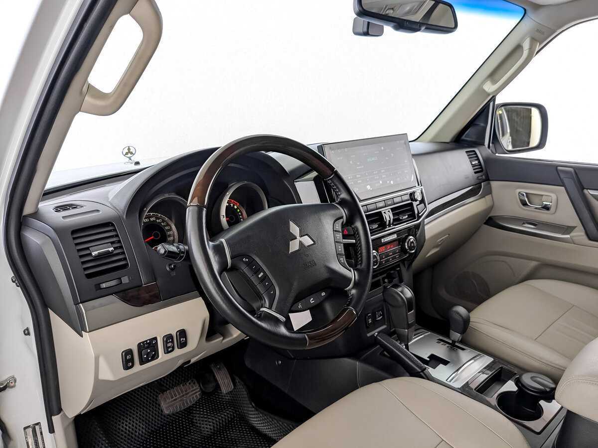 Mitsubishi Pajero 2019 года с пробегом. Фото: #15