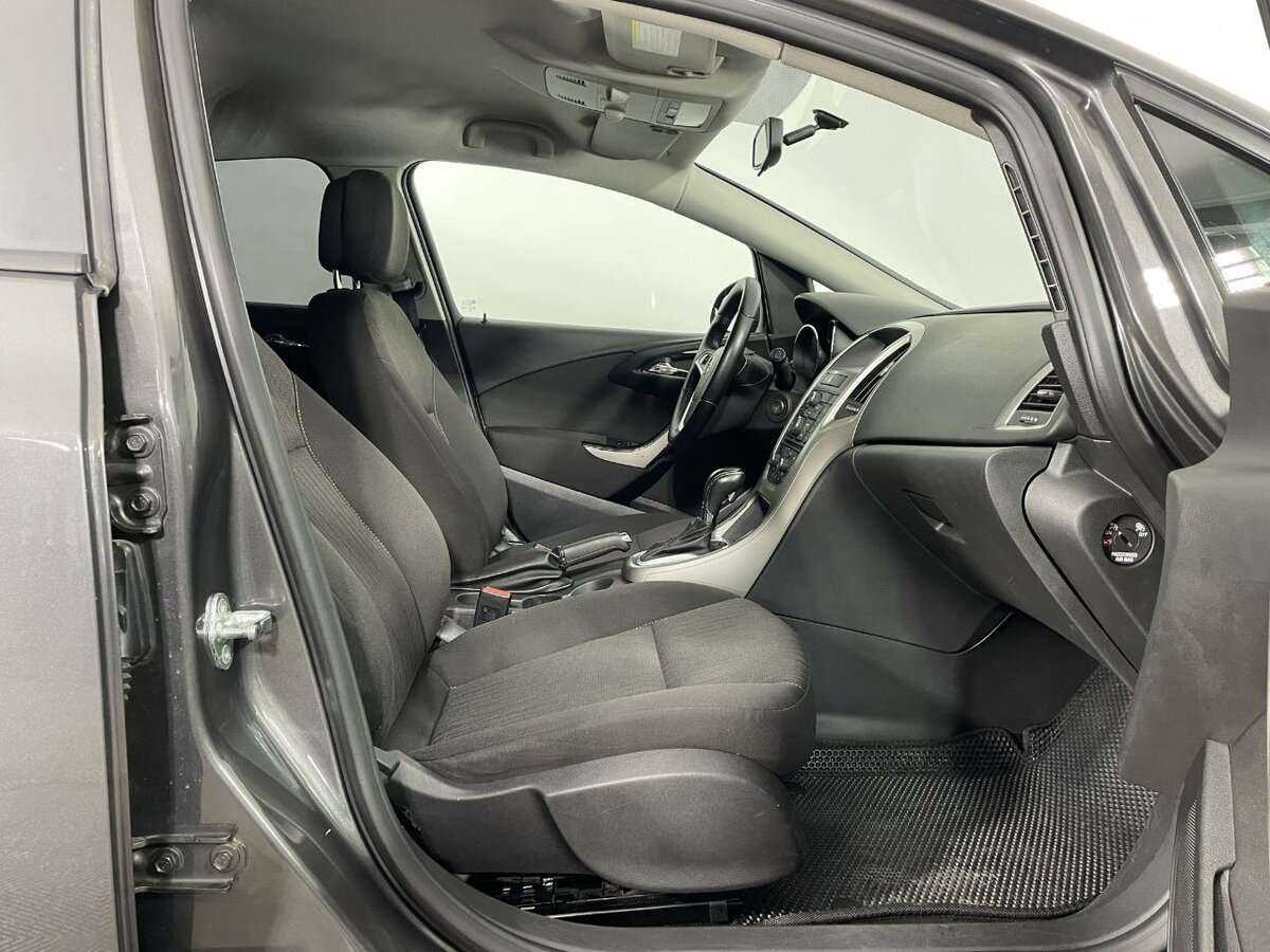 Opel Astra 2012 года с пробегом. Фото: #13