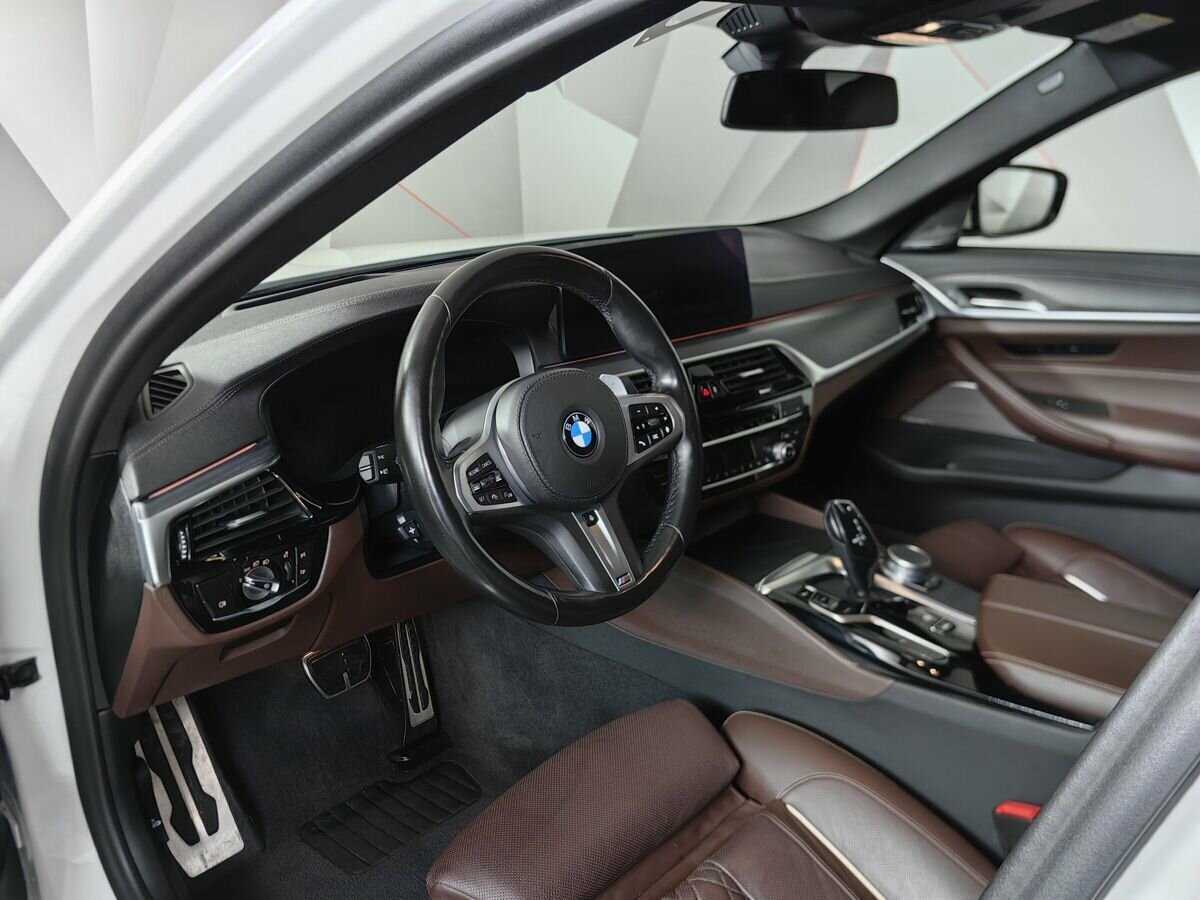BMW 5 серии 2020 года с пробегом. Фото: #12