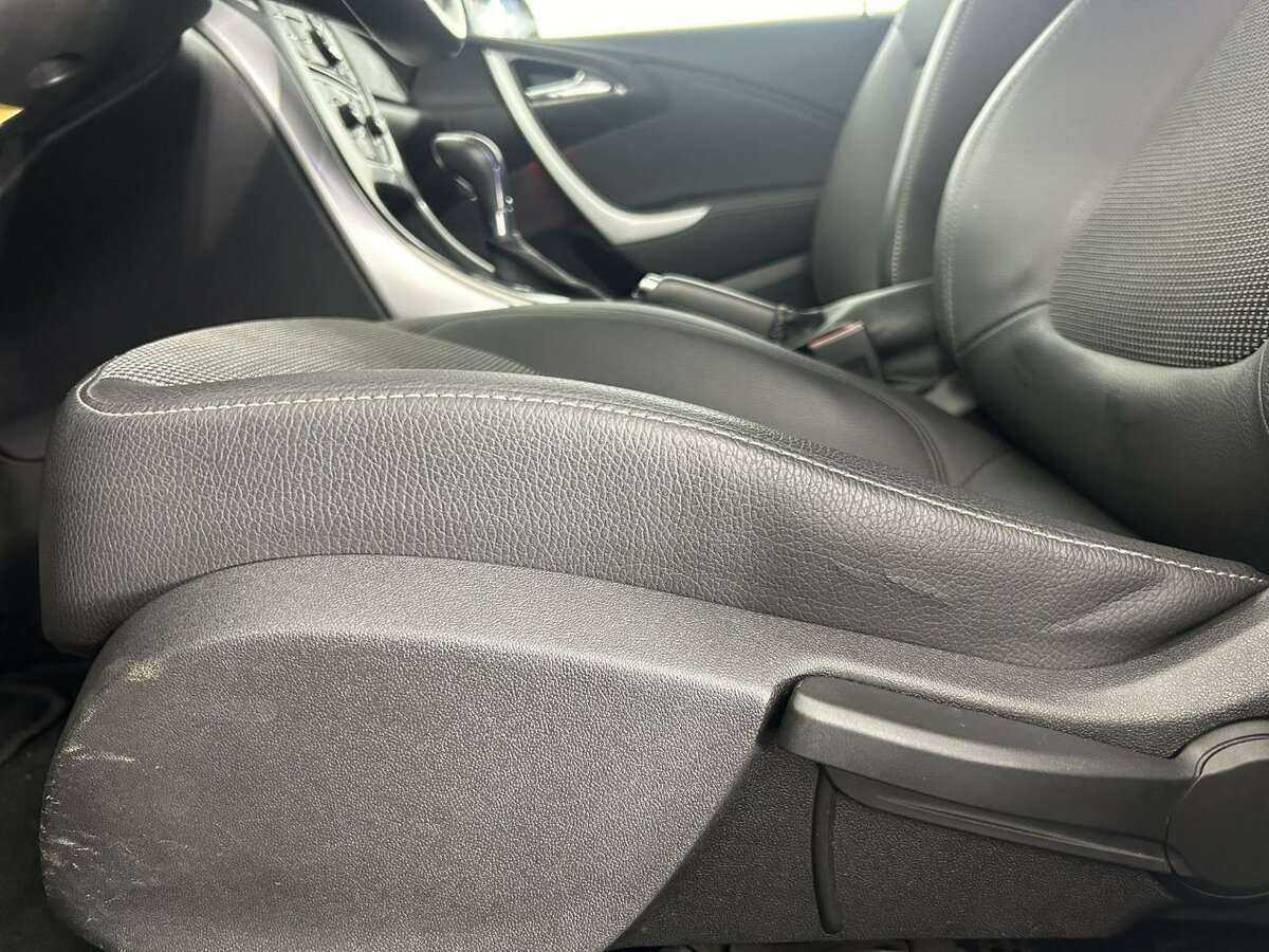 Opel Astra 2011 года с пробегом. Фото: #9