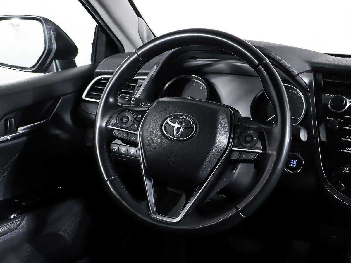 Toyota Camry 2019 года с пробегом. Фото: #20
