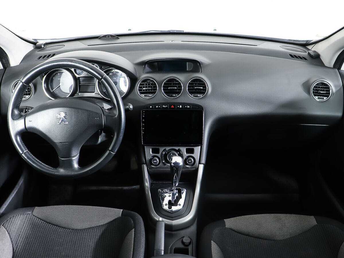 Peugeot 308 2011 года с пробегом. Фото: #10