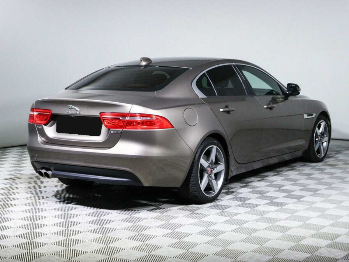Jaguar XE 2017 года с пробегом. Фото: #4