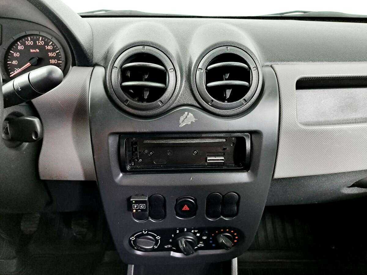 Renault Logan 2012 года с пробегом. Фото: #9