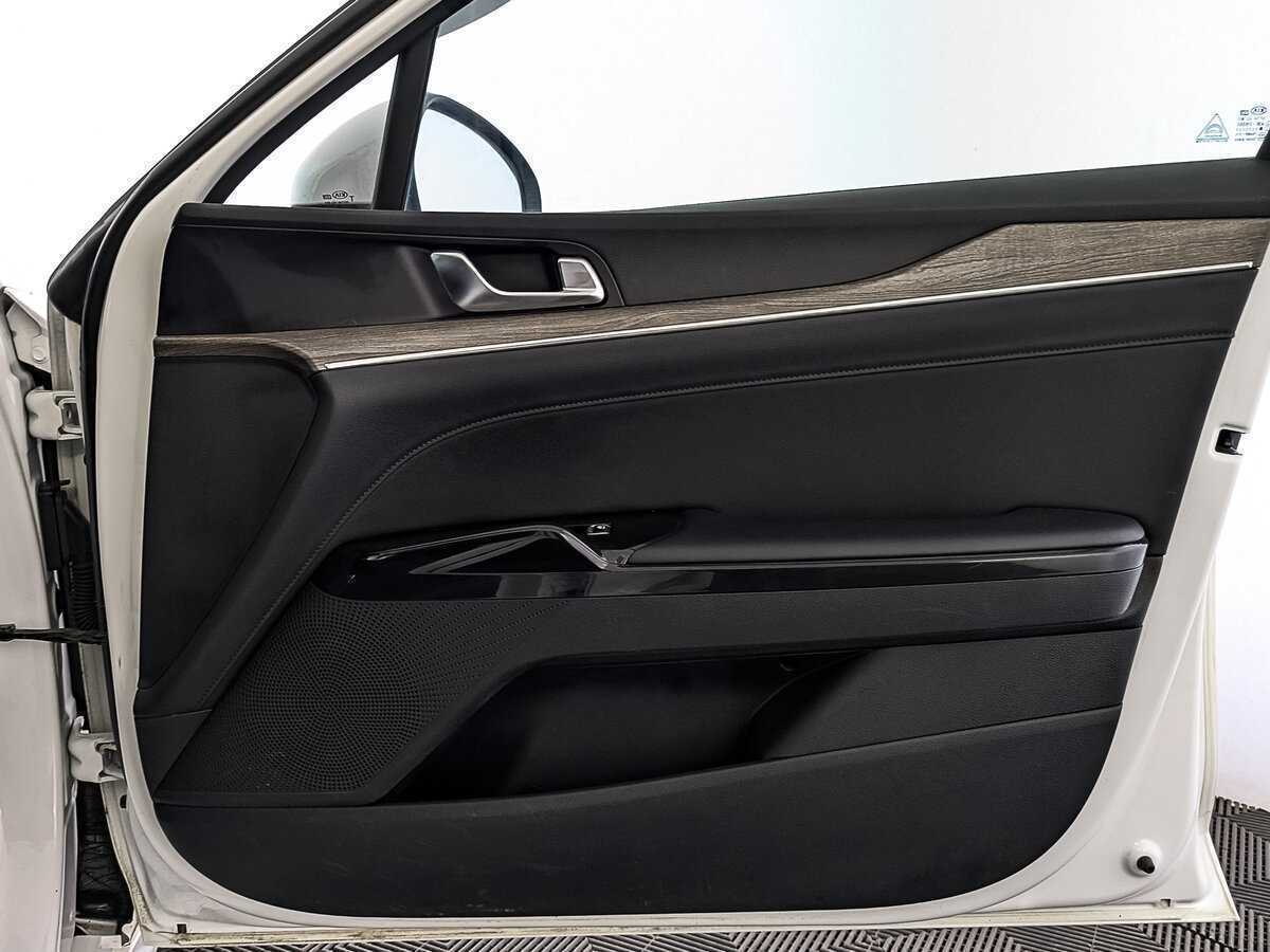 Kia K5 2021 года с пробегом. Фото: #24