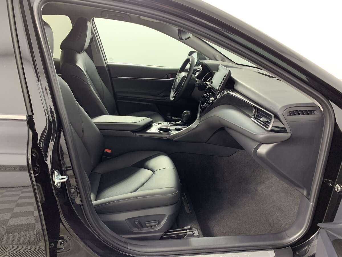 Toyota Camry 2021 года с пробегом. Фото: #12