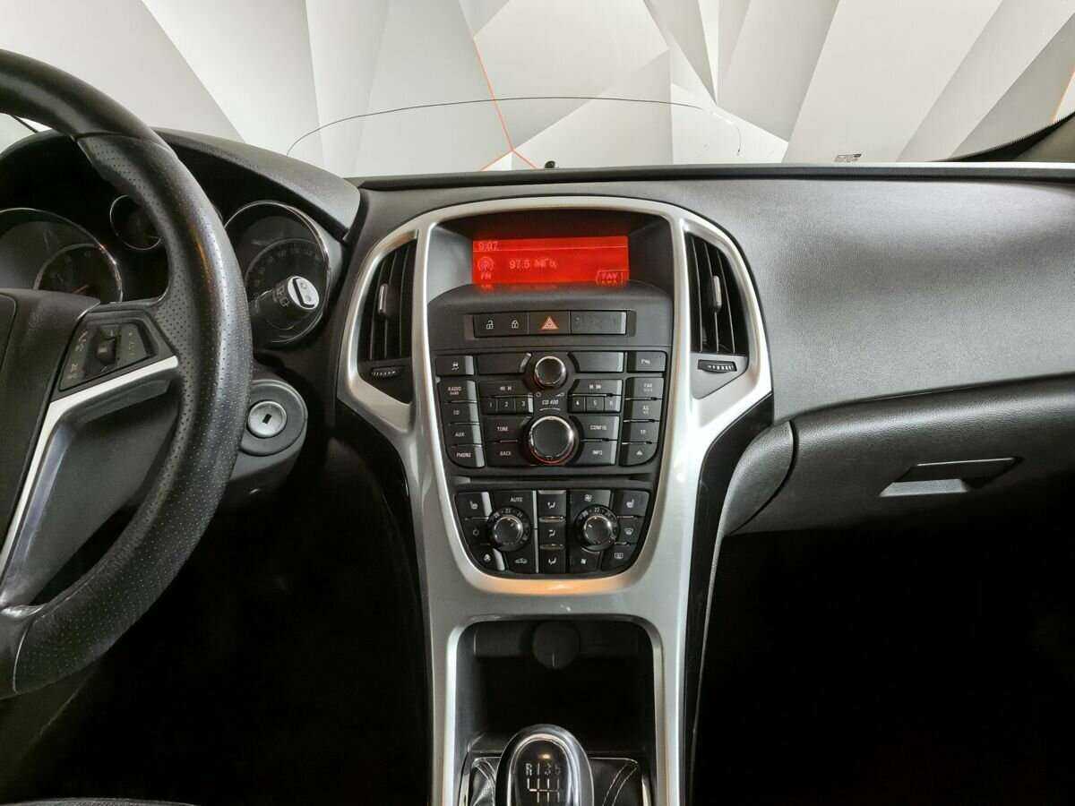 Opel Astra 2012 года с пробегом. Фото: #10