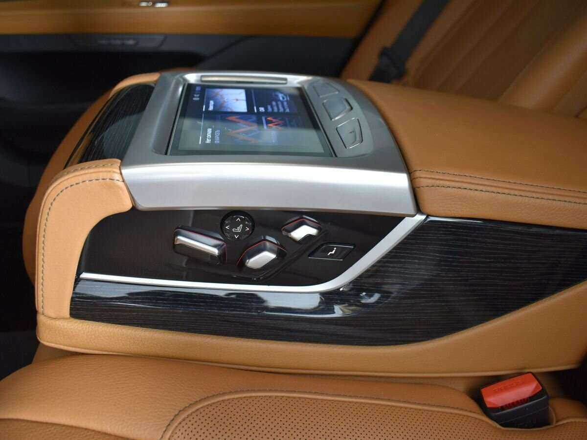 BMW 7 серии 2020 года с пробегом. Фото: #17