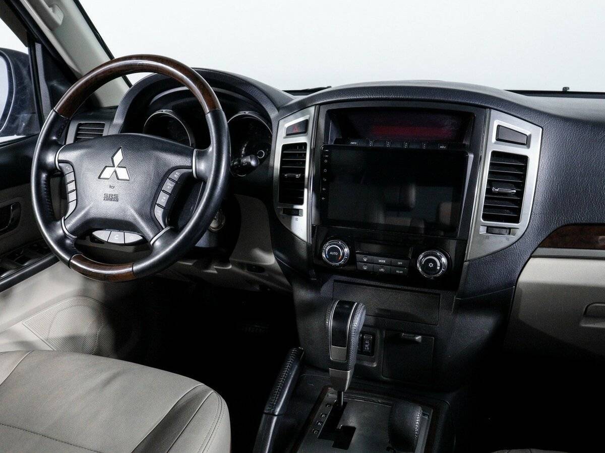 Mitsubishi Pajero 2017 года с пробегом. Фото: #8