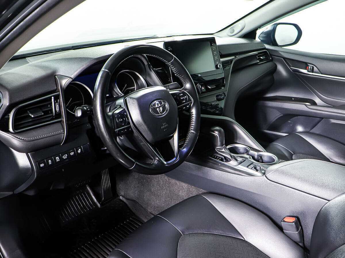 Toyota Camry 2021 года с пробегом. Фото: #12