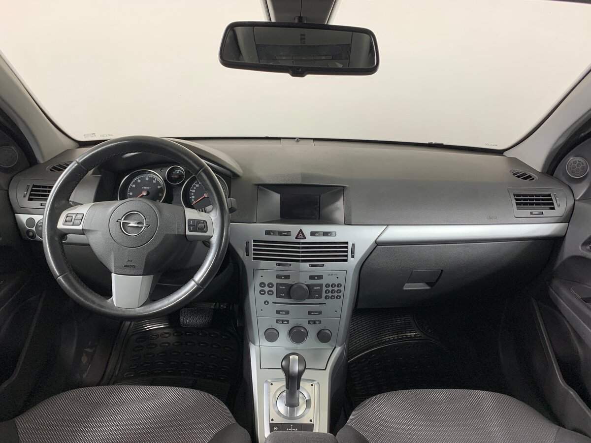 Opel Astra 2010 года с пробегом. Фото: #11