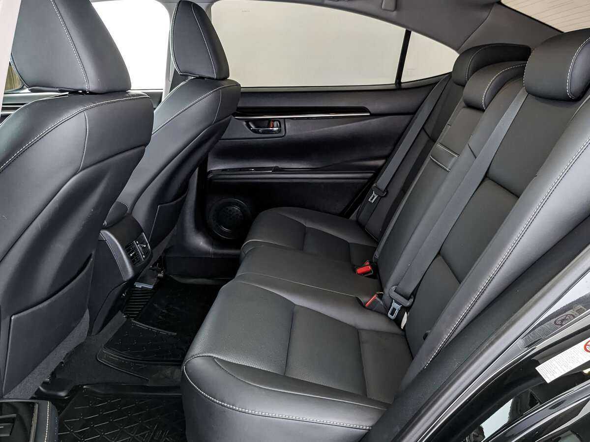 Lexus ES 2018 года с пробегом. Фото: #13