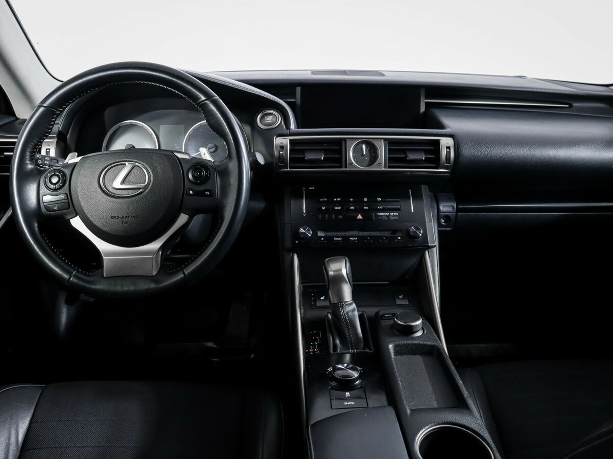 Lexus IS 2013 года с пробегом. Фото: #9