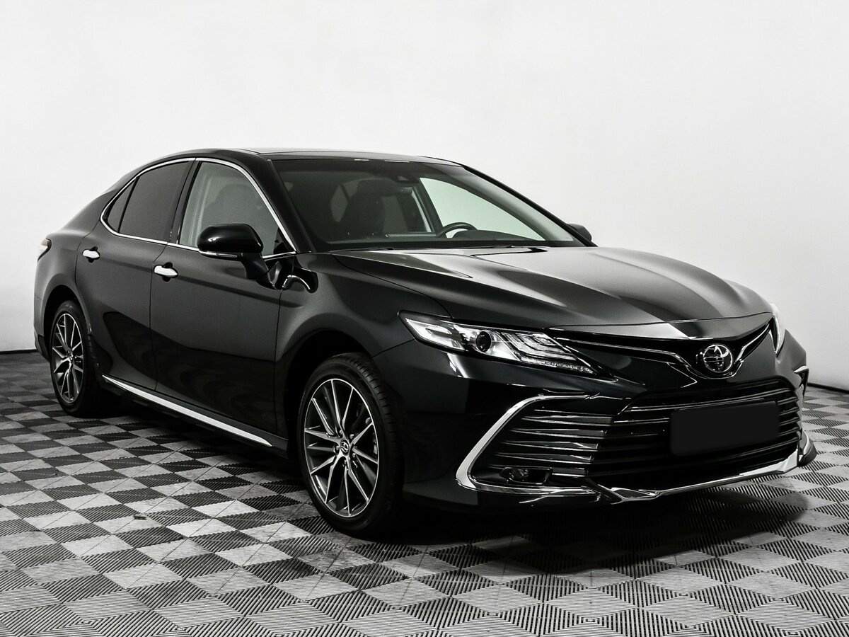 Toyota Camry 2023 года с пробегом. Фото: #2