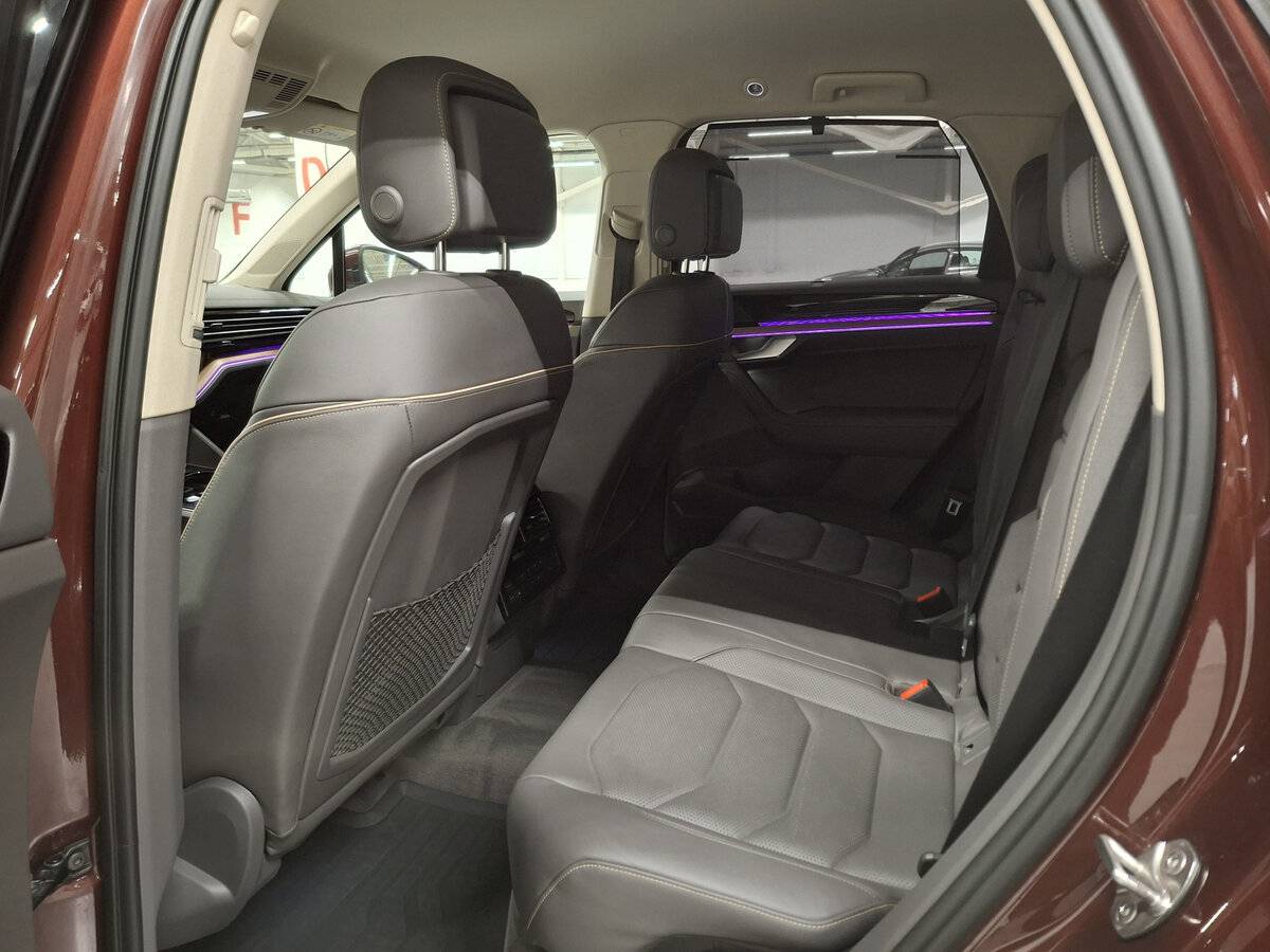 Volkswagen Touareg 2020 года с пробегом. Фото: #11