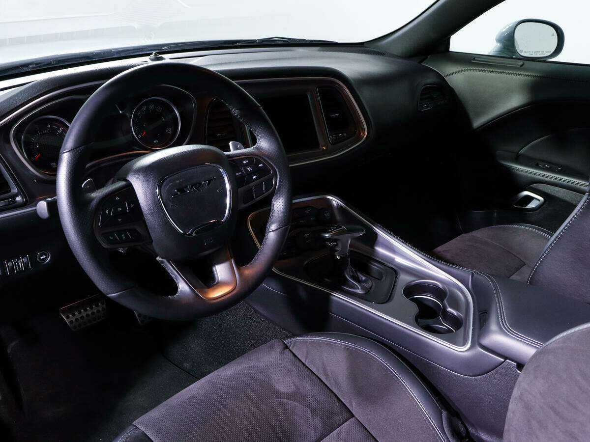 Dodge Challenger 2021 года с пробегом. Фото: #12