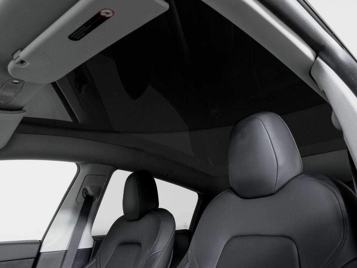 Tesla Model Y 2021 года с пробегом. Фото: #11