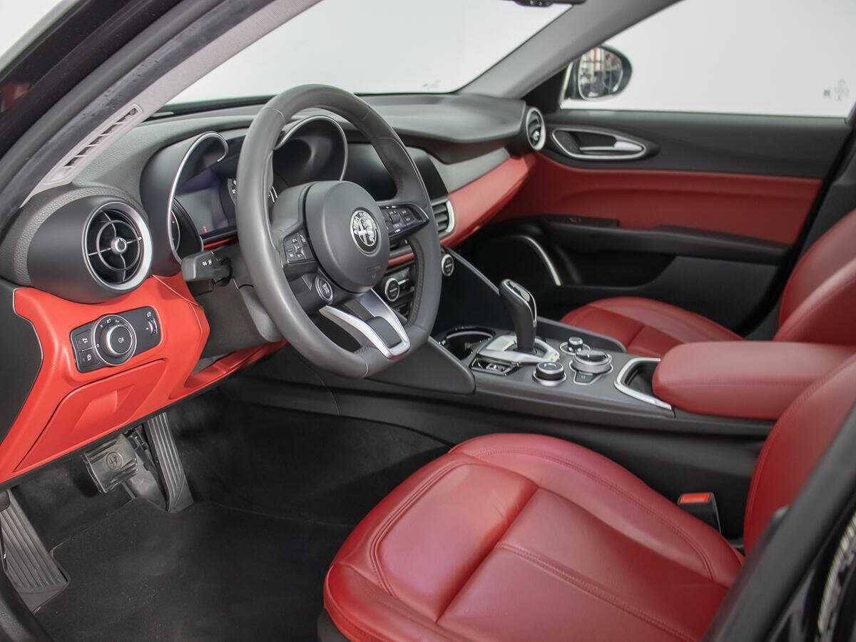 Alfa Romeo Giulia 2021 года с пробегом. Фото: #9