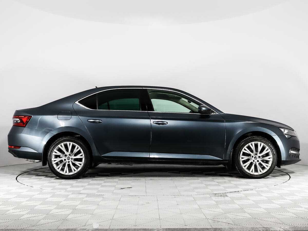 Skoda Superb 2019 года с пробегом. Фото: #3