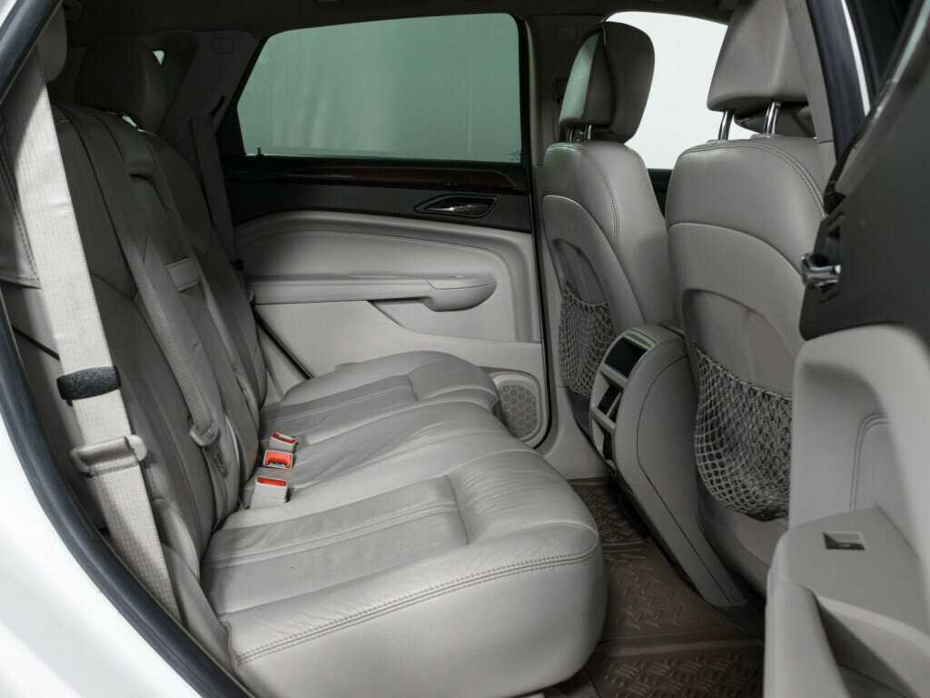 Cadillac SRX 2010 года с пробегом. Фото: #9