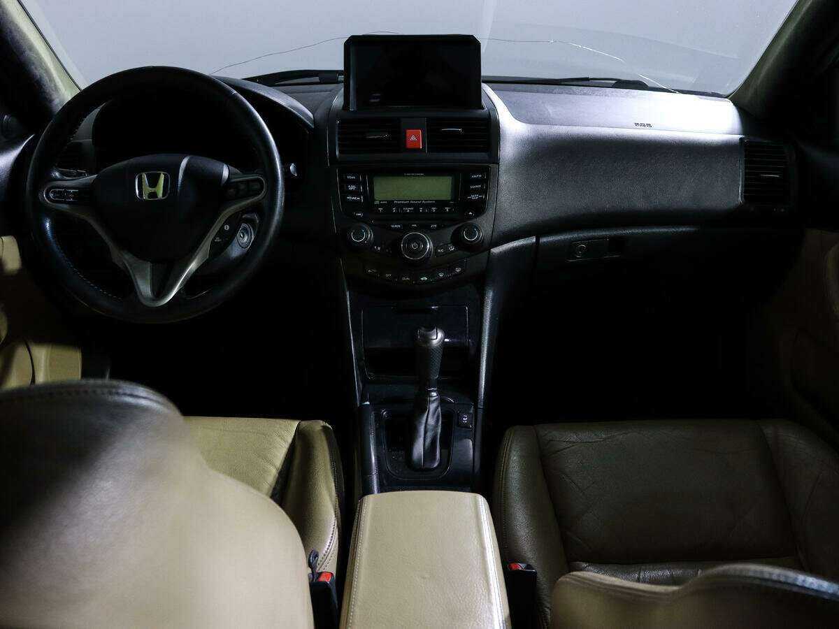 Honda Accord 2004 года с пробегом. Фото: #9