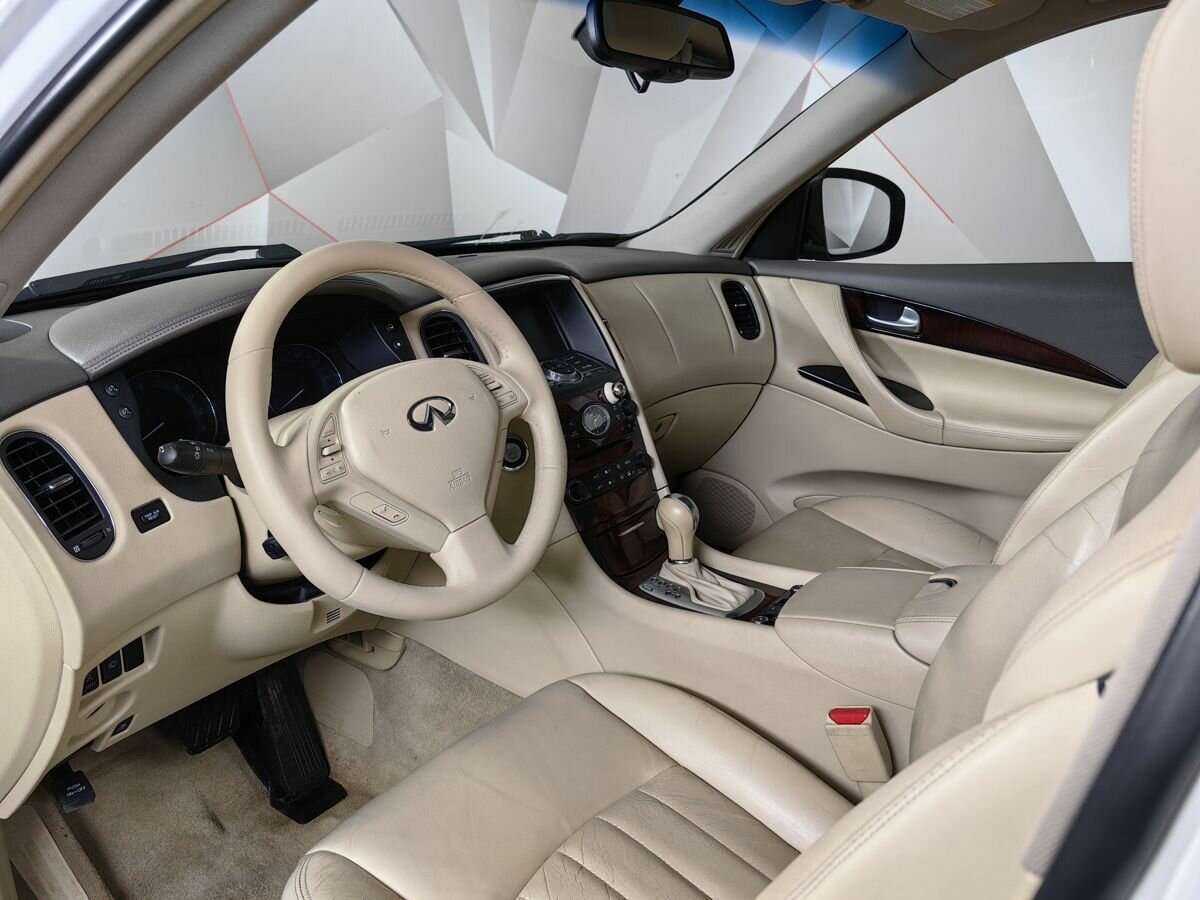 Infiniti QX50 2014 года с пробегом. Фото: #13