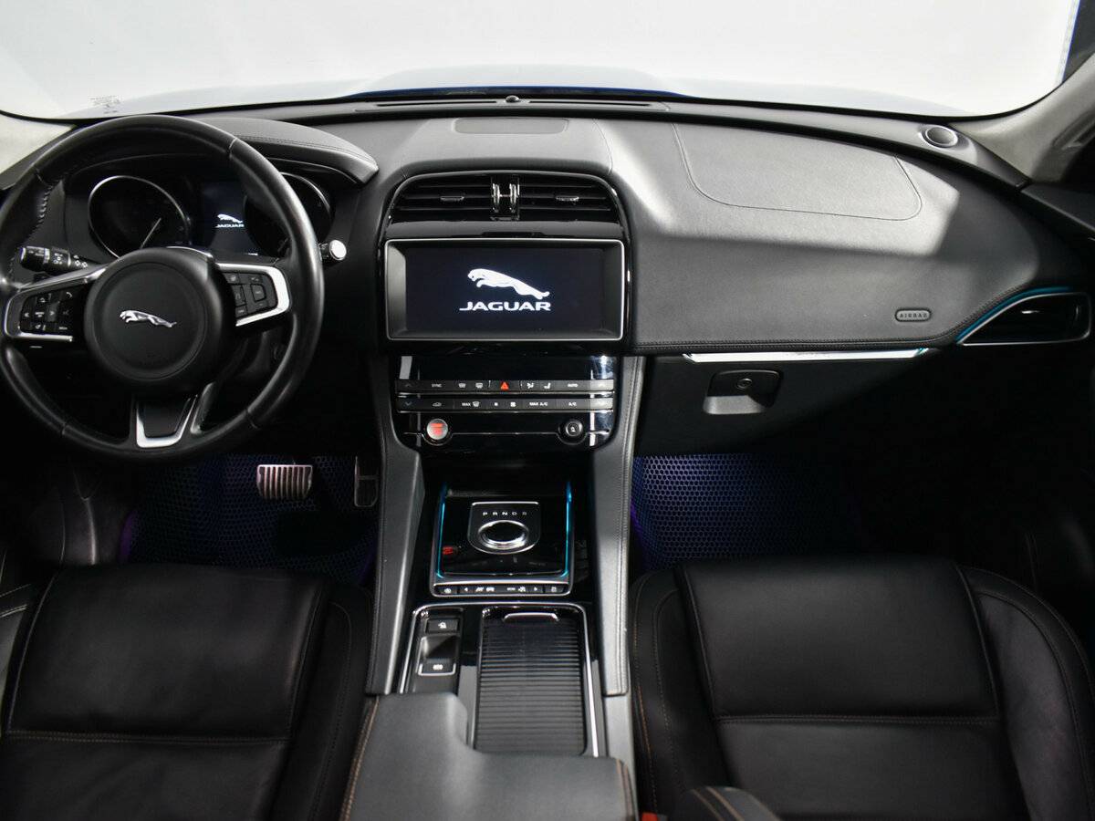 Jaguar F-Pace 2018 года с пробегом. Фото: #12