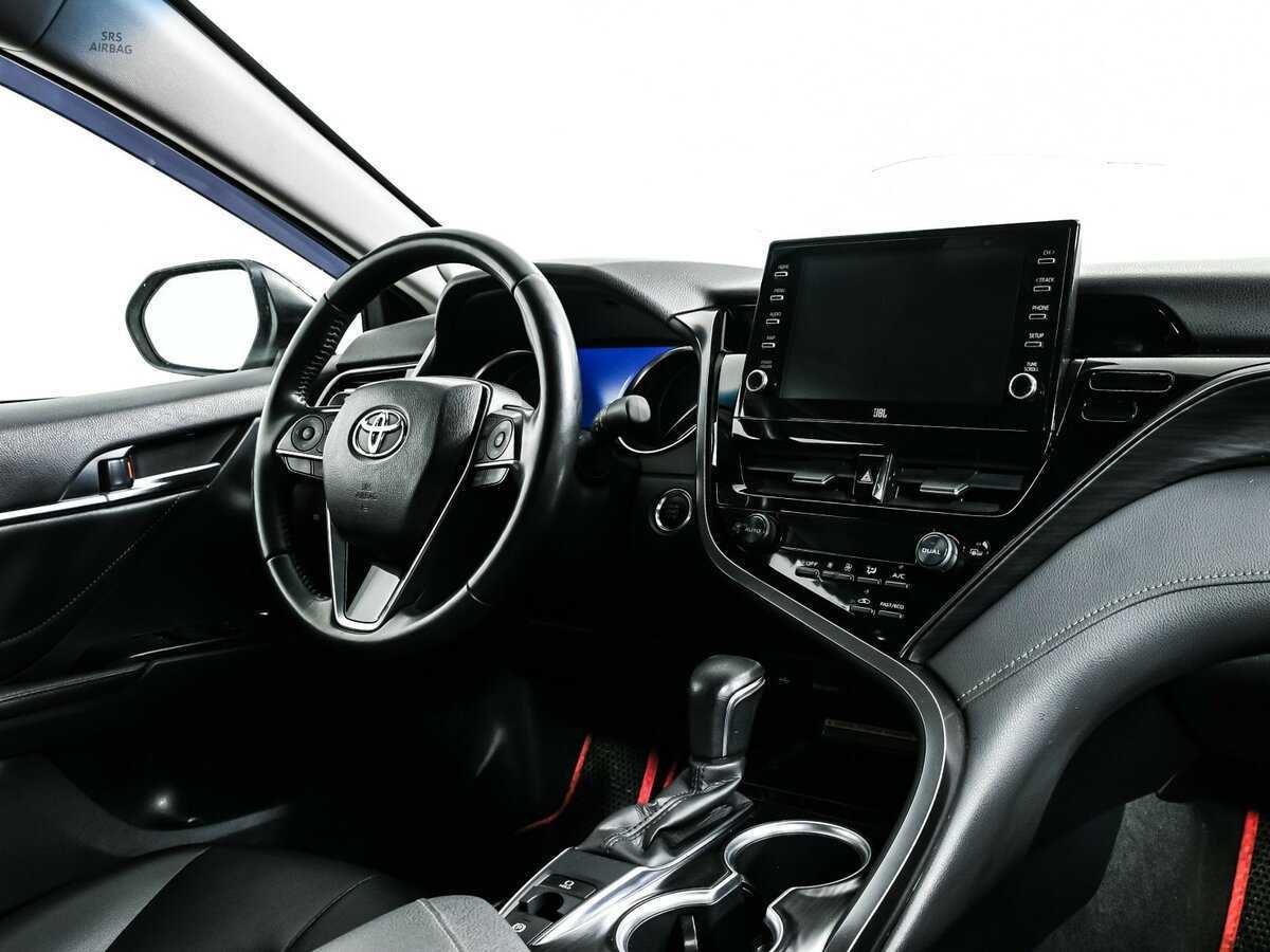 Toyota Camry 2021 года с пробегом. Фото: #8