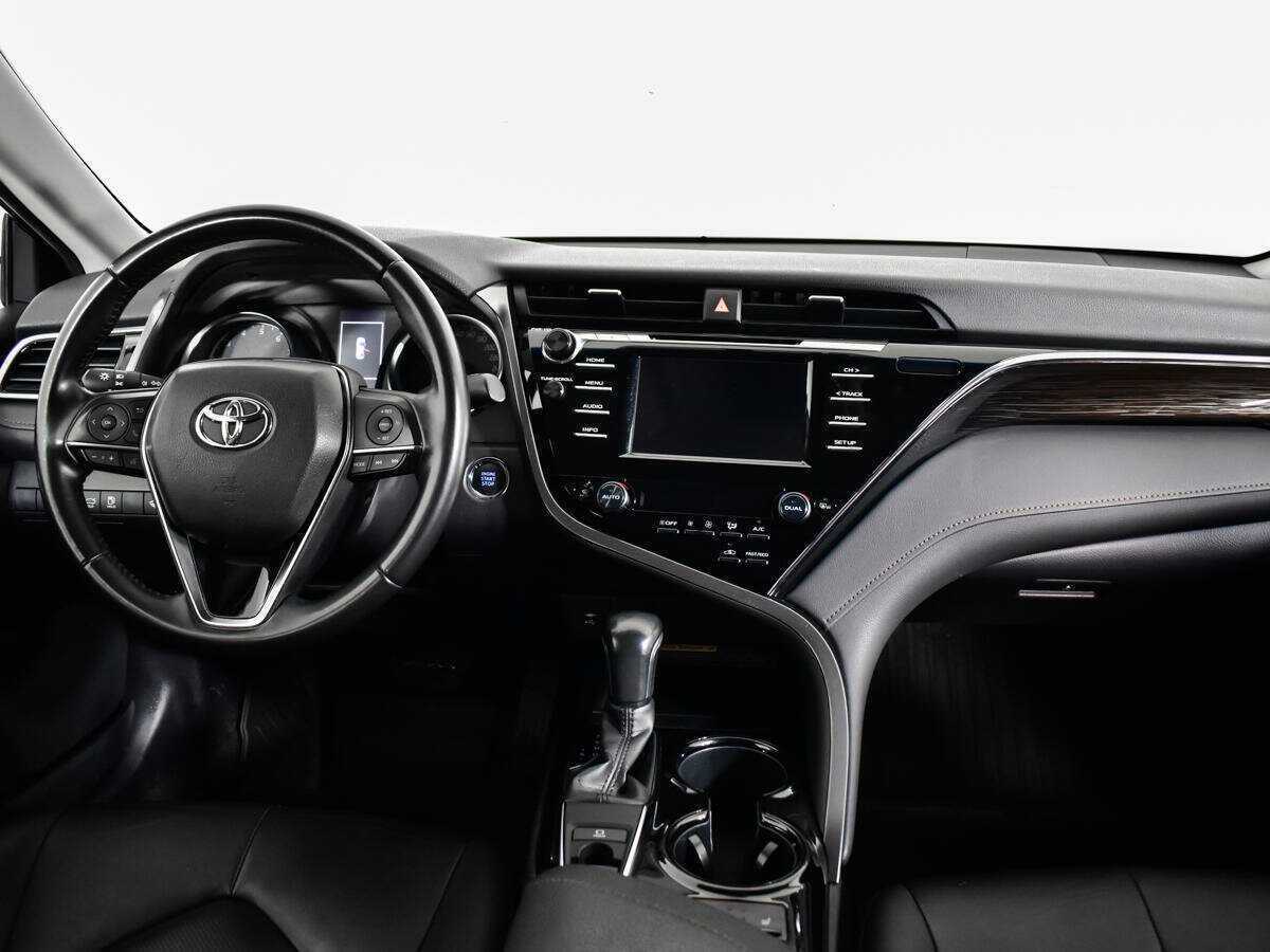 Toyota Camry 2019 года с пробегом. Фото: #12