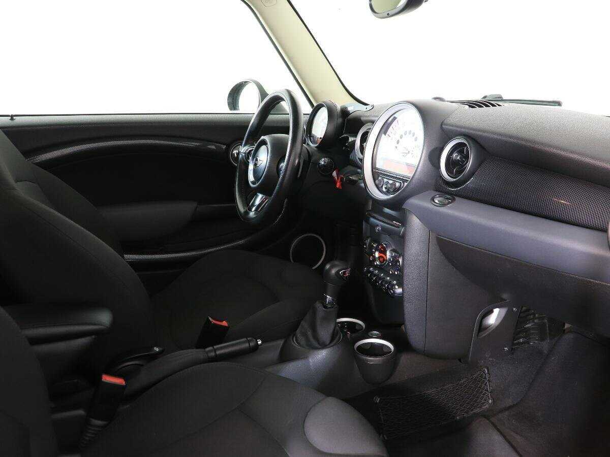 Mini Hatch 2011 года с пробегом. Фото: #6