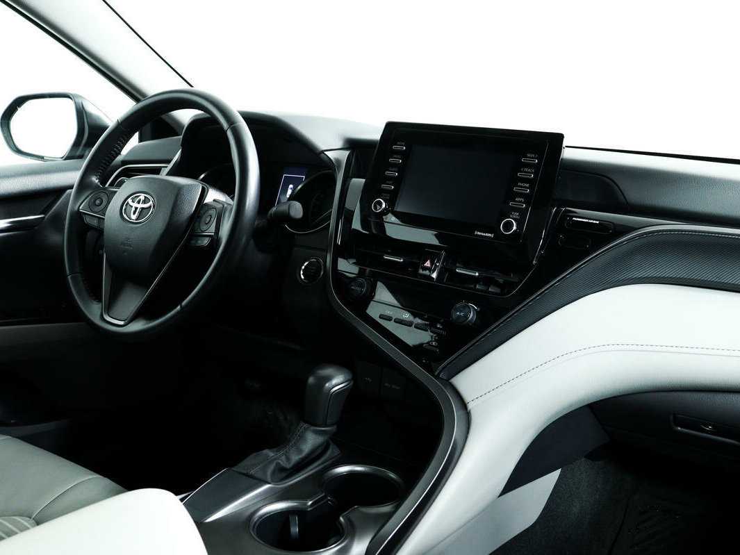 Toyota Camry 2021 года с пробегом. Фото: #8