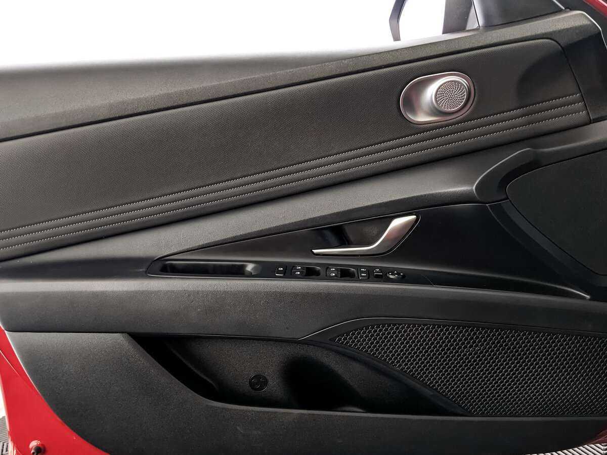 Hyundai Elantra 2021 года с пробегом. Фото: #14