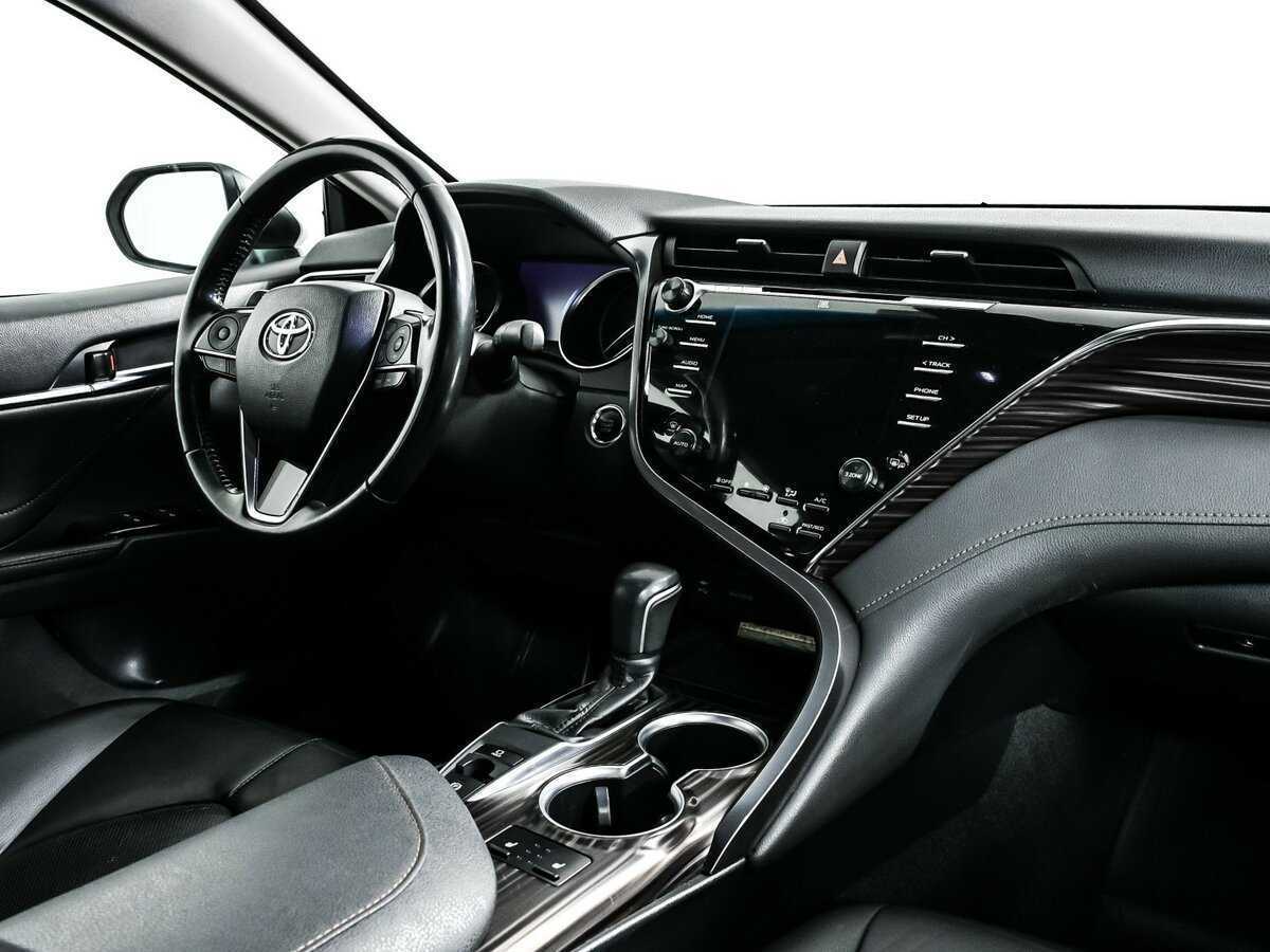 Toyota Camry 2018 года с пробегом. Фото: #8