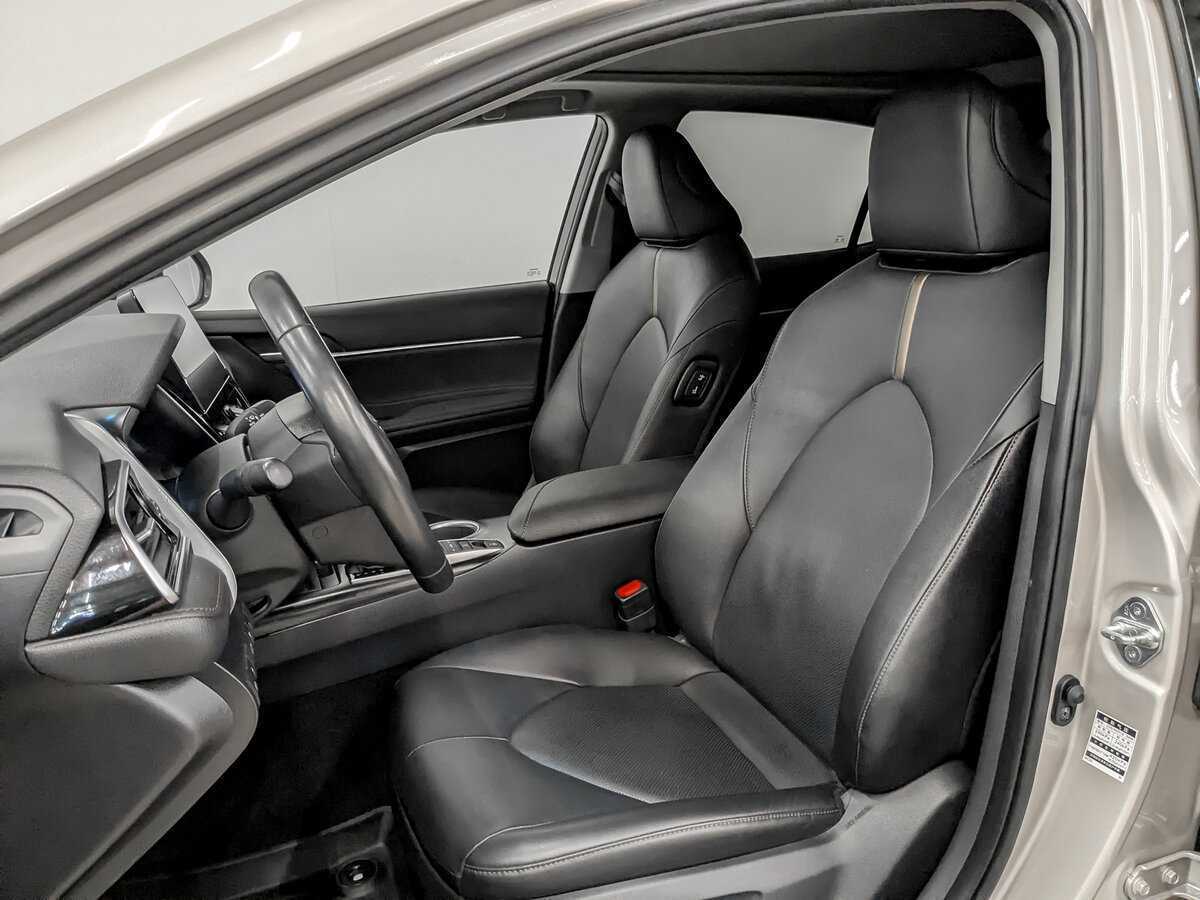 Toyota Camry 2022 года с пробегом. Фото: #19