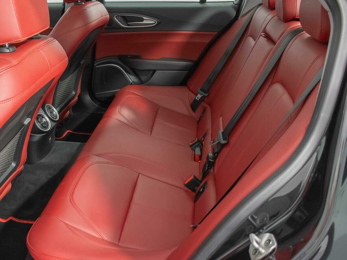 Alfa Romeo Giulia 2021 года с пробегом. Фото: #10