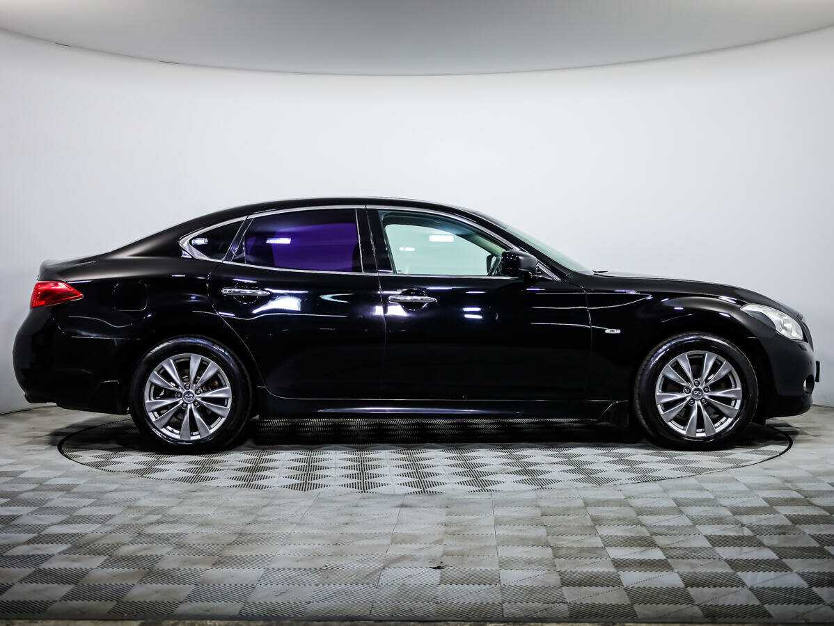 Infiniti M 2012 года с пробегом. Фото: #2