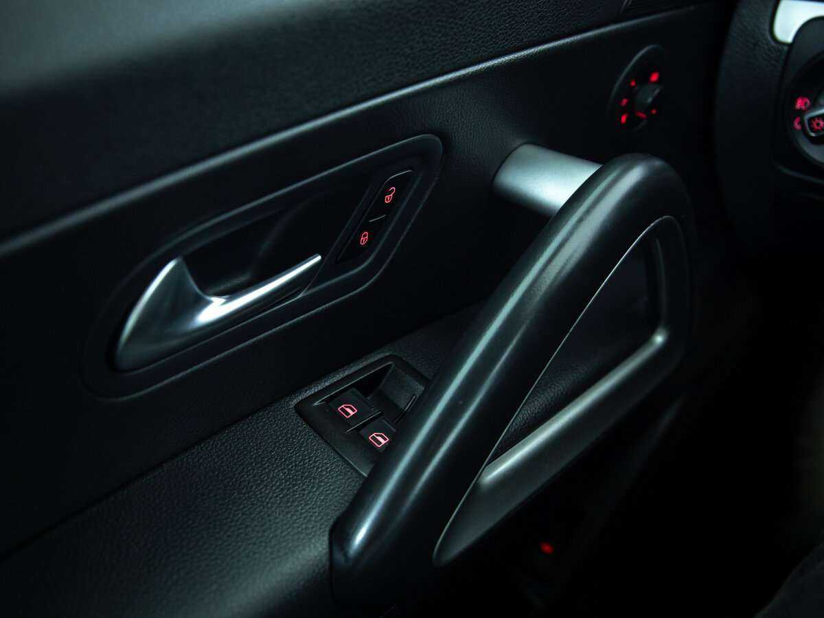 Volkswagen Scirocco 2011 года с пробегом. Фото: #11