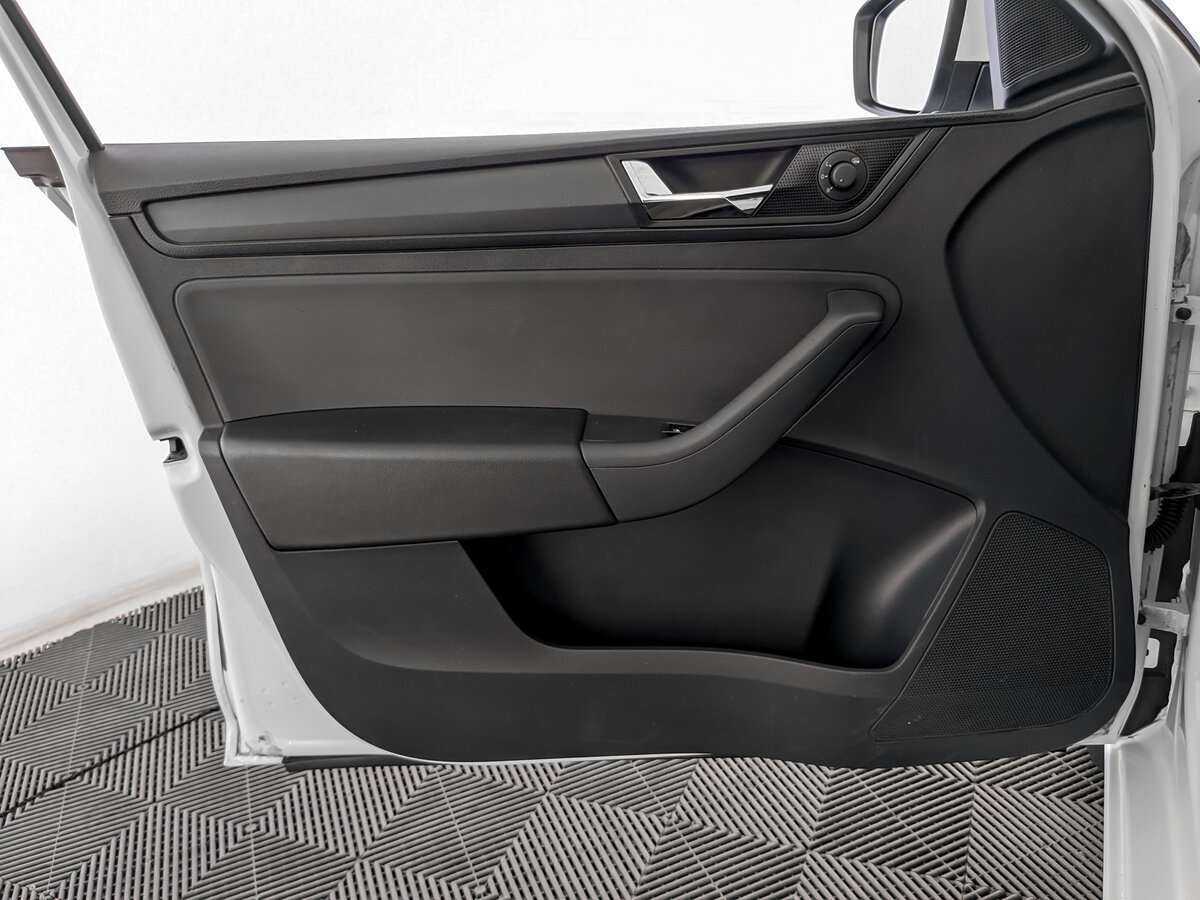 Skoda Rapid 2017 года с пробегом. Фото: #14