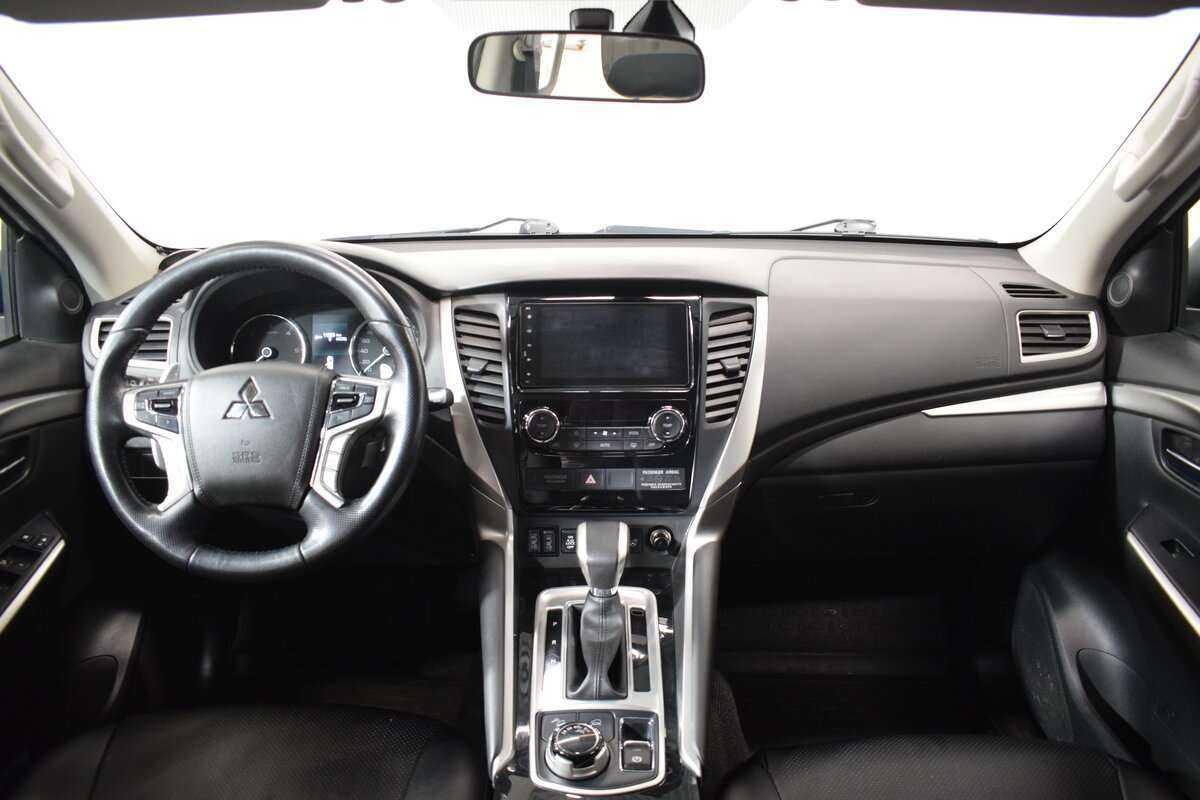 Mitsubishi Pajero Sport 2019 года с пробегом. Фото: #12
