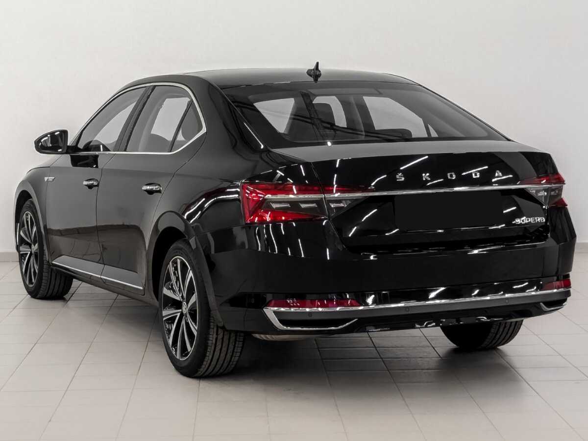 Skoda Superb 2024 года с пробегом. Фото: #5