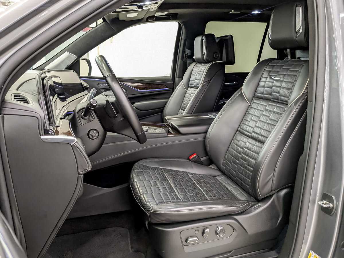 Cadillac Escalade 2021 года с пробегом. Фото: #16