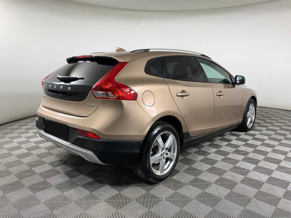Volvo V40 2015 года с пробегом. Фото: #4
