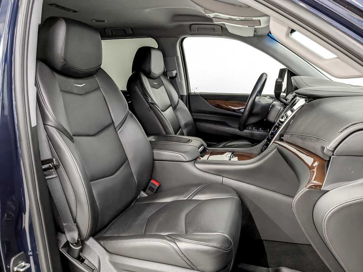 Cadillac Escalade 2018 года с пробегом. Фото: #20