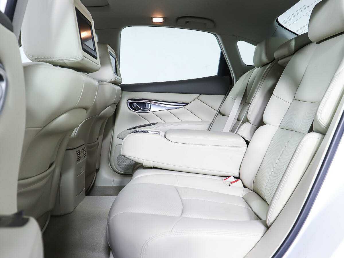 Infiniti M 2012 года с пробегом. Фото: #10