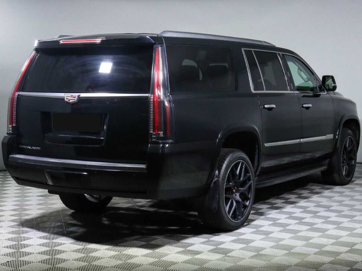 Cadillac Escalade 2018 года с пробегом. Фото: #3