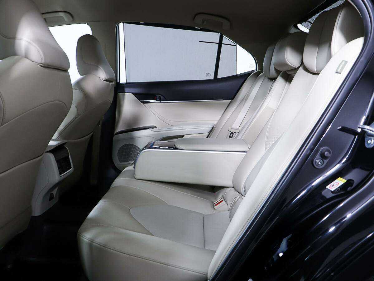 Toyota Camry 2018 года с пробегом. Фото: #11