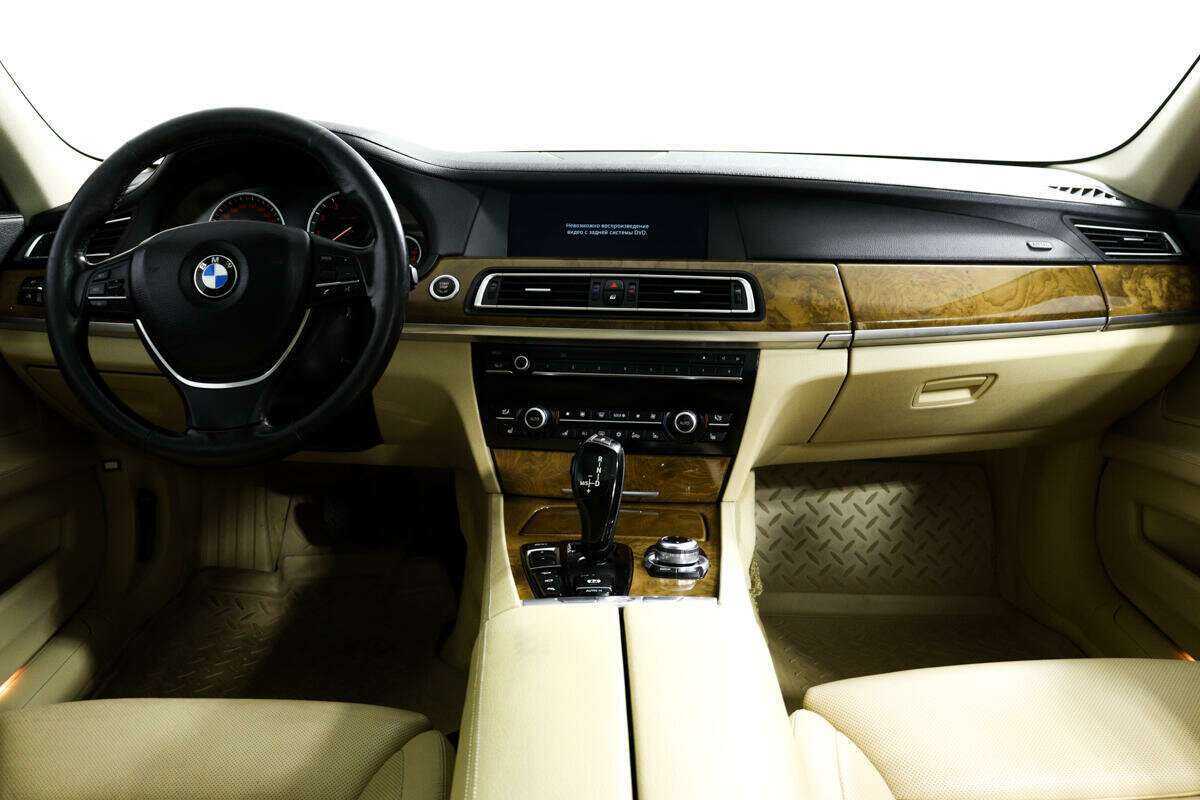 BMW 7 серии 2011 года с пробегом. Фото: #9