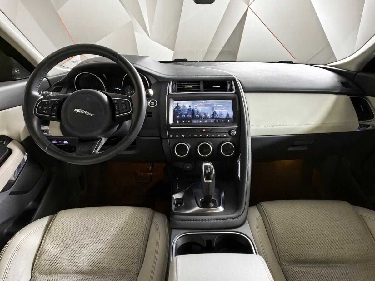 Jaguar E-Pace 2019 года с пробегом. Фото: #9
