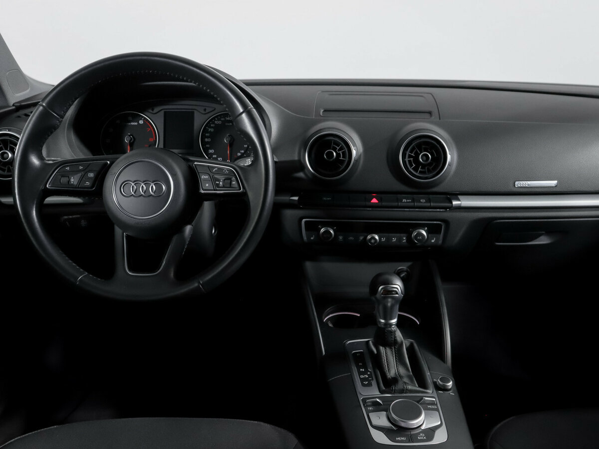 Audi A3 2019 года с пробегом. Фото: #9