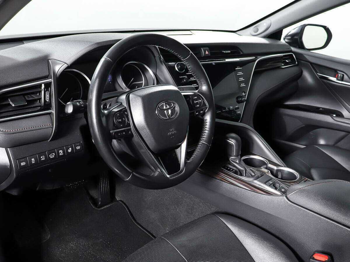 Toyota Camry 2019 года с пробегом. Фото: #12